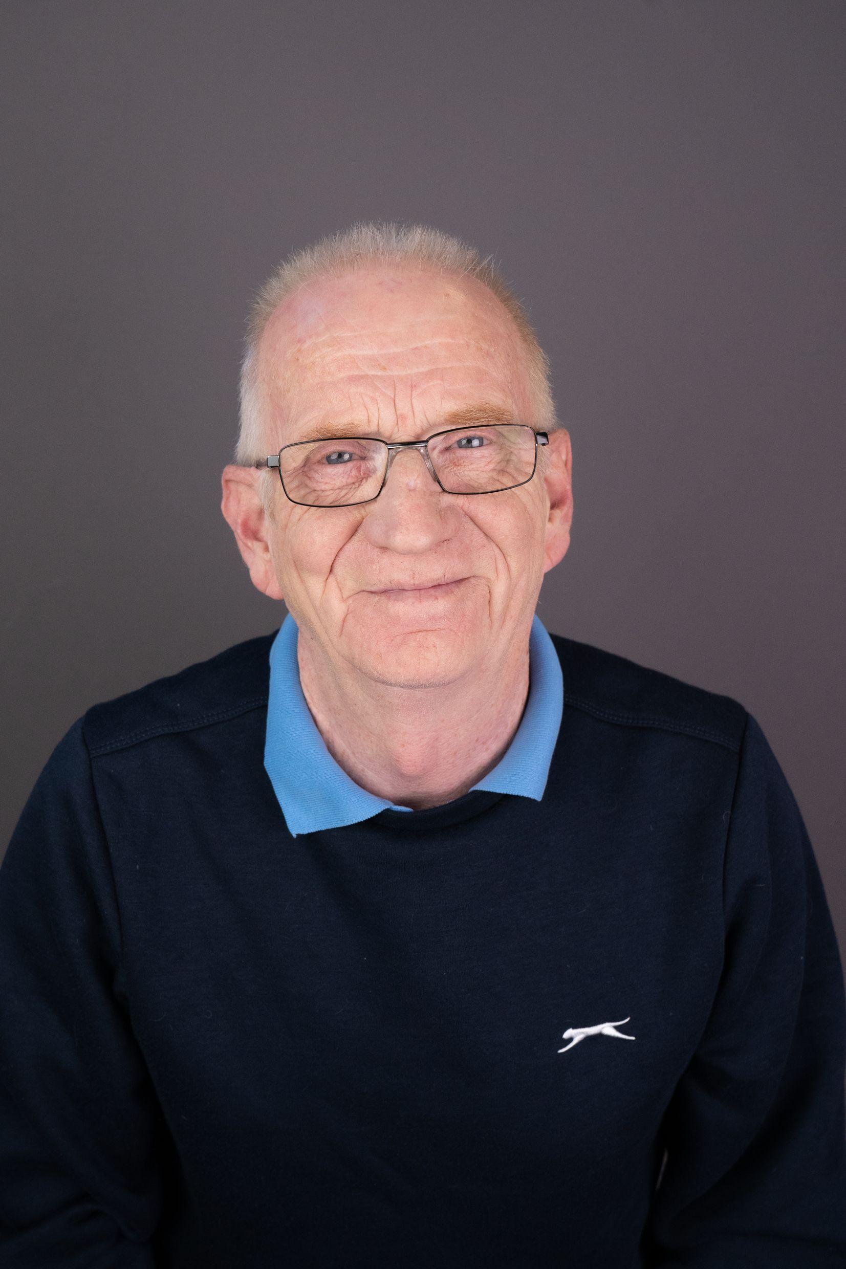 Mr Mark Nicholls (Gofalydd / Caretaker)
